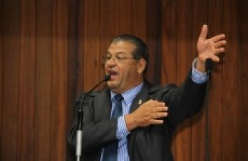 Foragido, Lino promete se apresentar para a Justiça