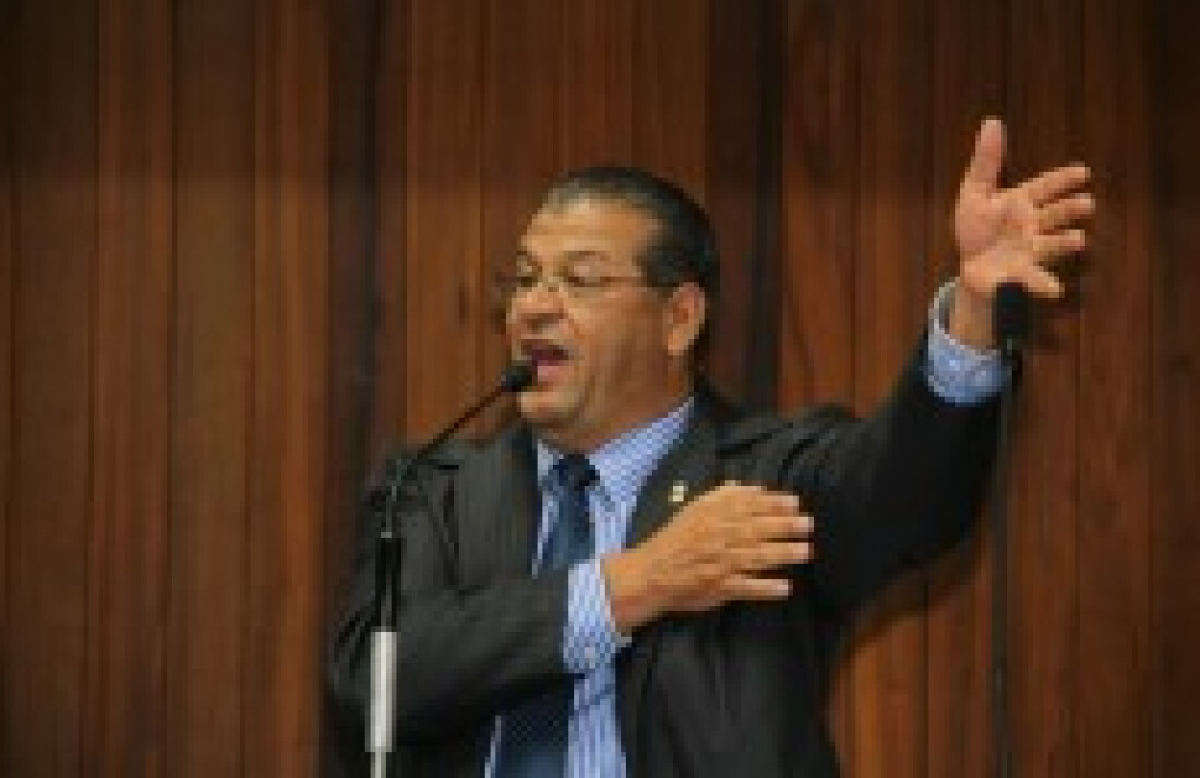 Foragido, Lino promete se apresentar para a Justiça