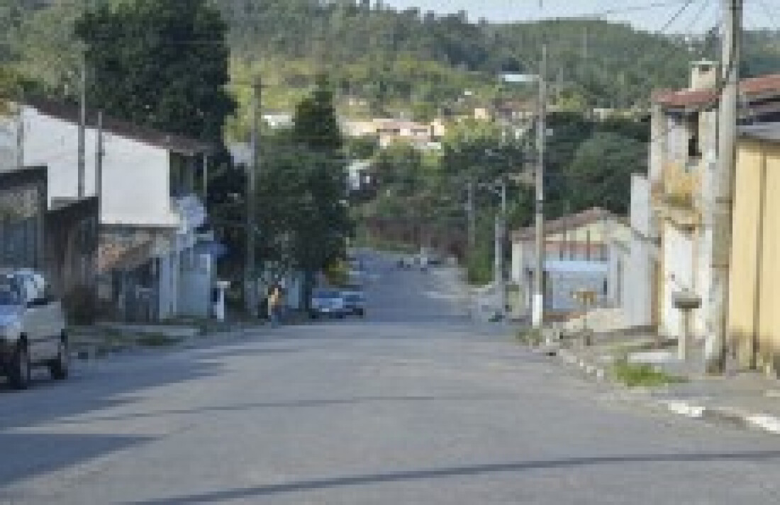 Três são presos após roubo a loja no centro