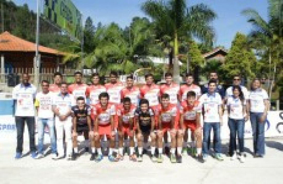 Suzano apresenta time de vôlei e quer voltar ao topo