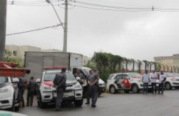 50 famílias deixam conjunto em Suzano de forma pacífica