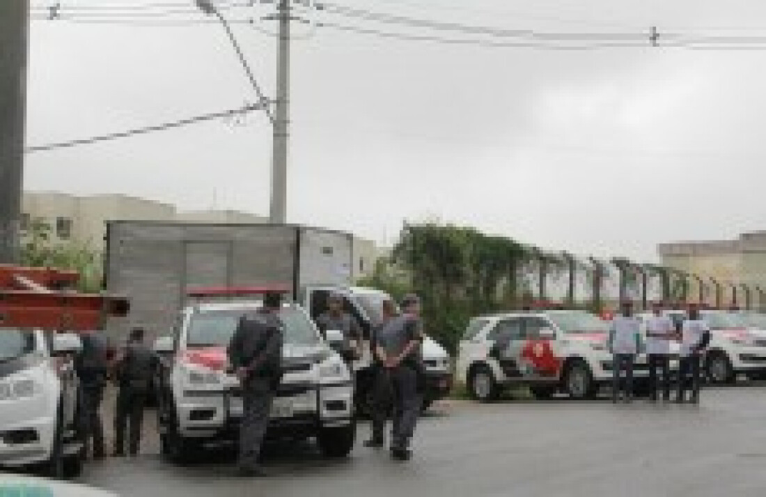50 famílias deixam conjunto em Suzano de forma pacífica