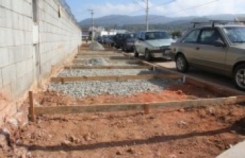 Prefeitura inicia implantação de calçada no Jardim Rodeio