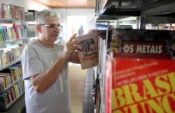 Biblioteca reabre com 5 mil livros