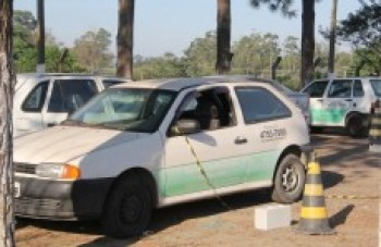 Carros da Prefeitura são depredados