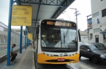 Reclamações de atrasos de ônibus caem 63% em Mogi