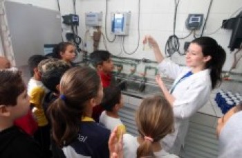 Alunos visitam estação de água