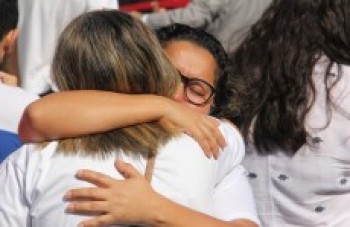 Homenagens marcam um ano do acidente na Mogi-Bertioga