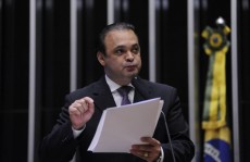 Deputados se articulam para manter hemodiálise na região