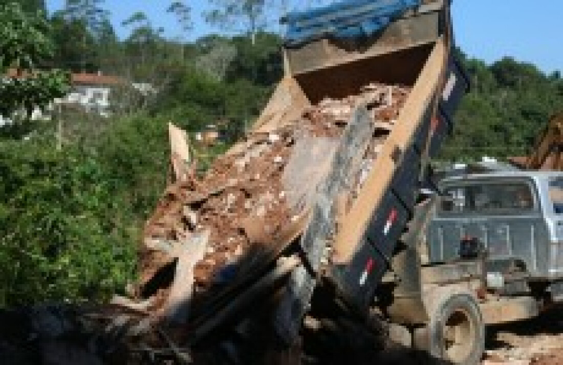 Prefeitura impede o descarte ilegal de lixo