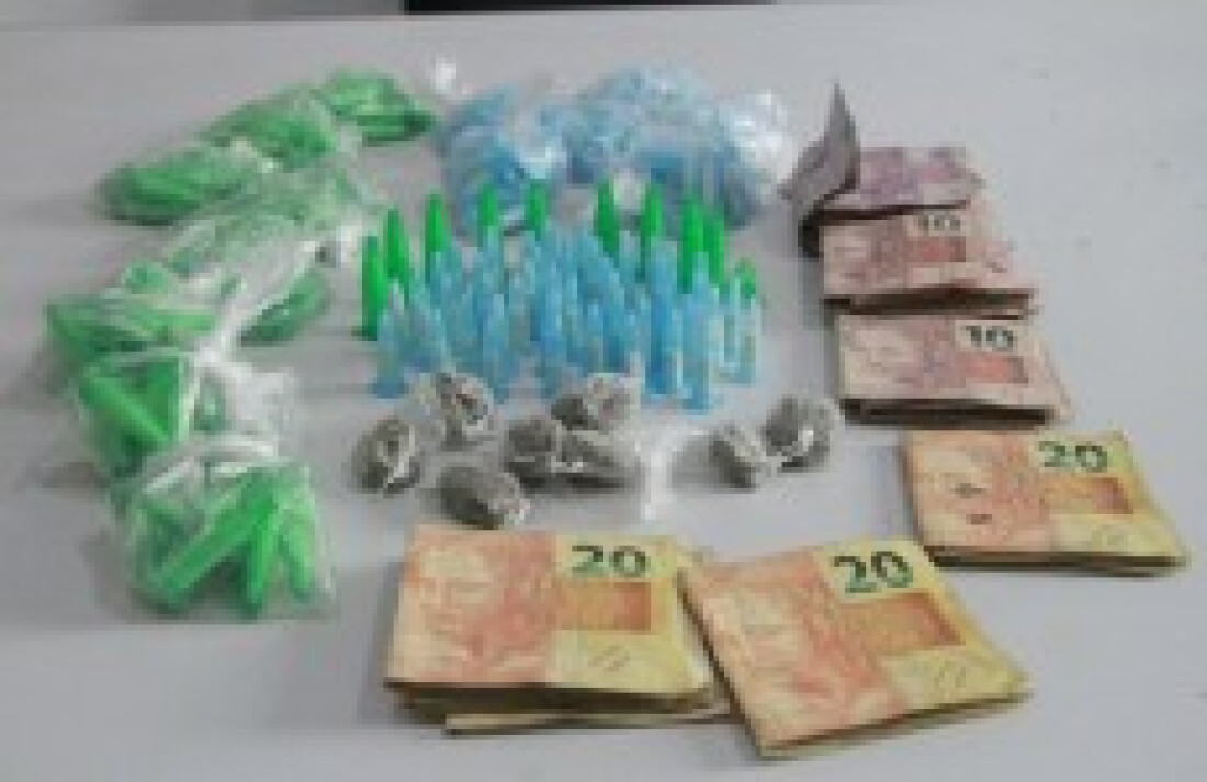 Polícia Militar flagra tráfico em Suzano