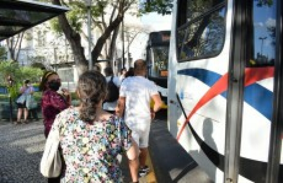 Vereadores cobram Prefeitura por 100% da frota de ônibus