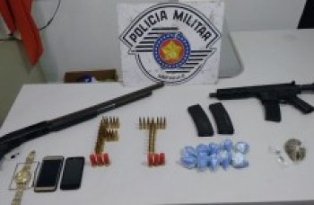 Força Tática apreende drogas e armas em Suzano: