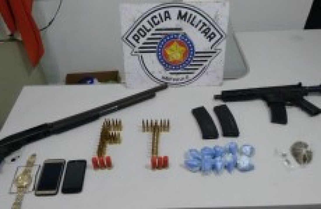 Força Tática apreende drogas e armas em Suzano: