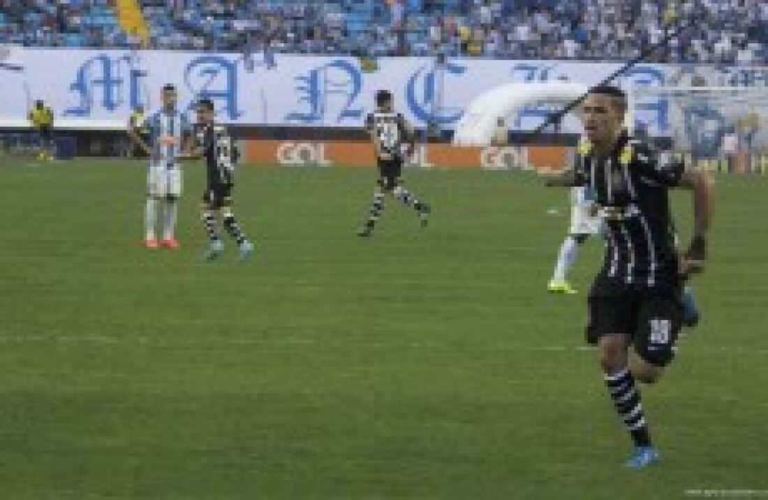 Tite quer permanência de Luciano no Timão
