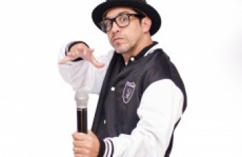 'Comediaria Beneficente' ocupa o palco do Vasques