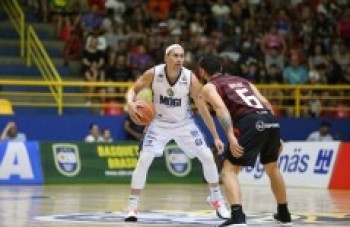 Armador Fúlvio Chiantia renova com Mogi Basquete