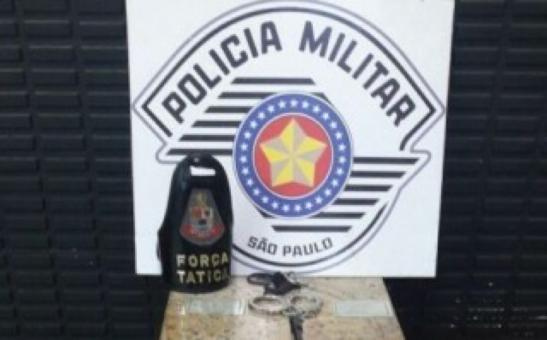 Polícia apreende porções de maconha