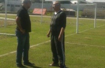 Vice-prefeito visita estádio municipal: