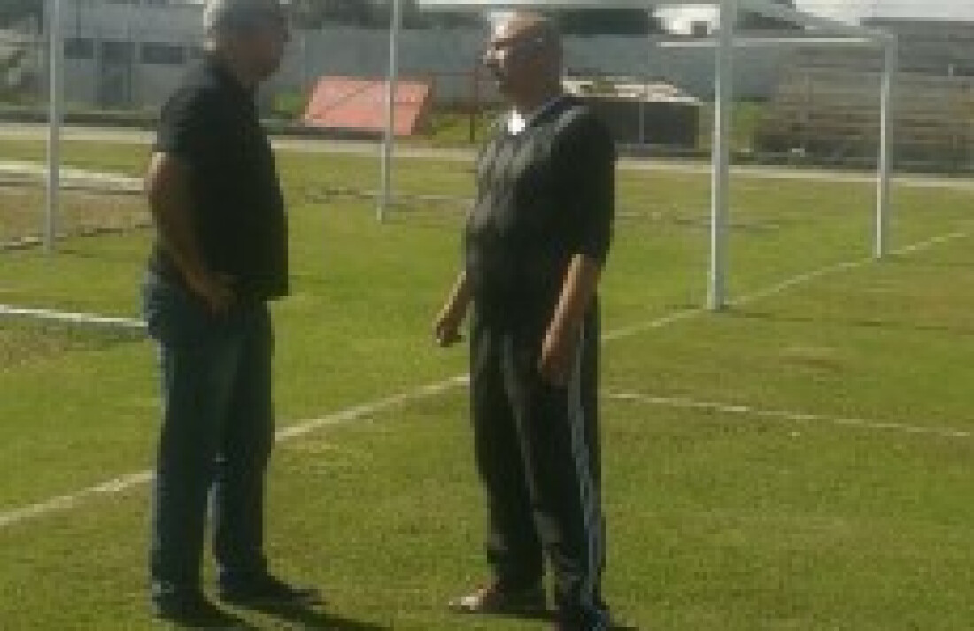 Vice-prefeito visita estádio municipal: