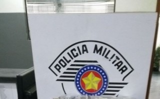 Dupla é presa acusada de roubo a uma adega