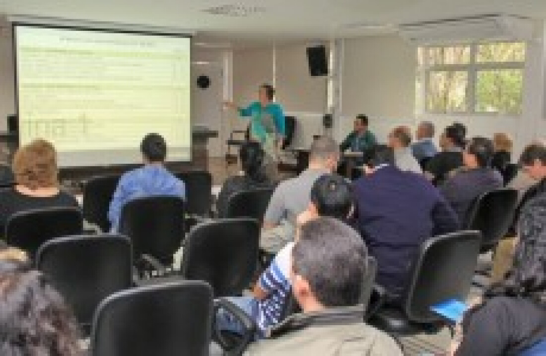 Prefeito vai a reunião sobre ouvidoria