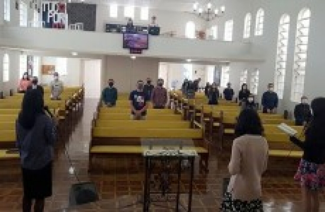 Como está a reabertura das igrejas