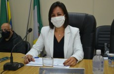 Rose quer GCM em cemitério