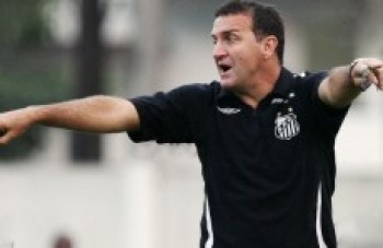 Santos anuncia a contratação de Cuca