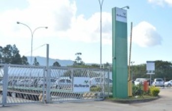 Com bens bloqueados, fábrica de papel poderá ser fechada