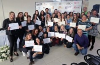 Alegria marca formatura em escola na Vila Brasileira