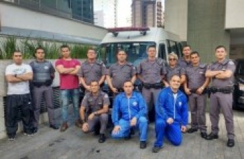 Policiais se unem para doar sangue à criança com leucemia: