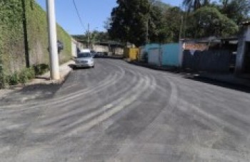 Asfalto da rua Elisa Urizzi dos Santos está concluído