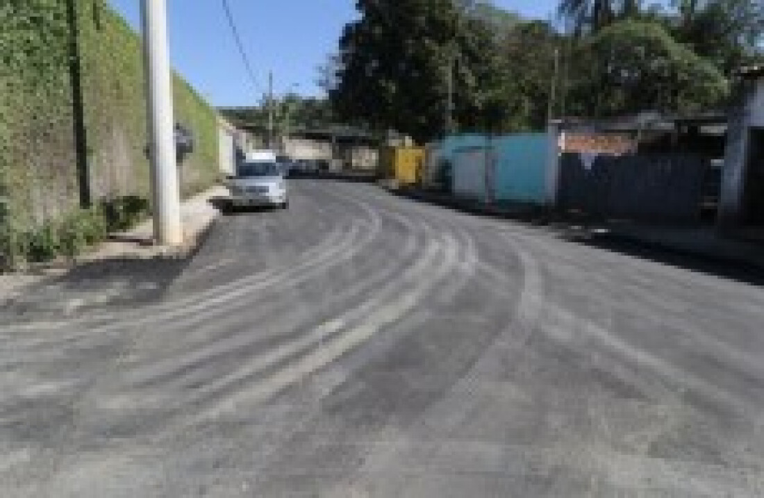 Asfalto da rua Elisa Urizzi dos Santos está concluído