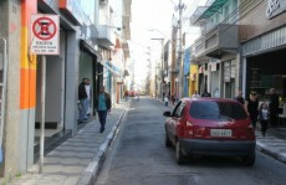 Lojistas criticam retirada de vagas de estacionamento
