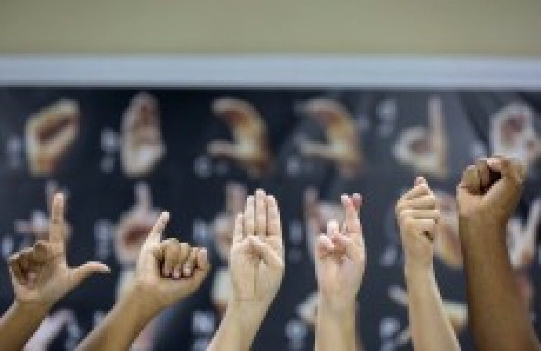 Programa Crescer pode ter curso de libras em breve