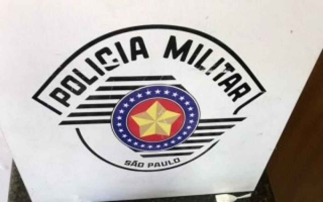 Dupla é pega com entorpecentes e dinheiro do tráfico: