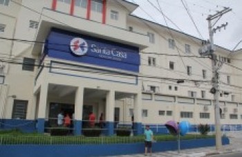 Maternidade da Santa Casa é reaberta após superlotação