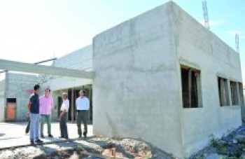 Mamoru vistoria obras do Centro Dia do Idoso