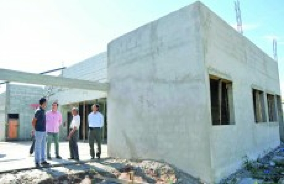 Mamoru vistoria obras do Centro Dia do Idoso