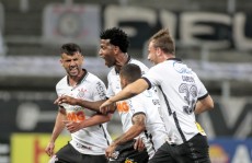 Corinthians vai a campo torcendo para o Tricolor