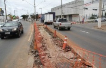 Semáforo facilitará acesso à Francisco Ferreira Lopes