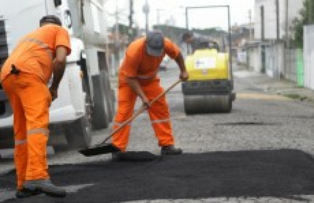 Operação tapa até 70 buracos por dia nas ruas de Suzano