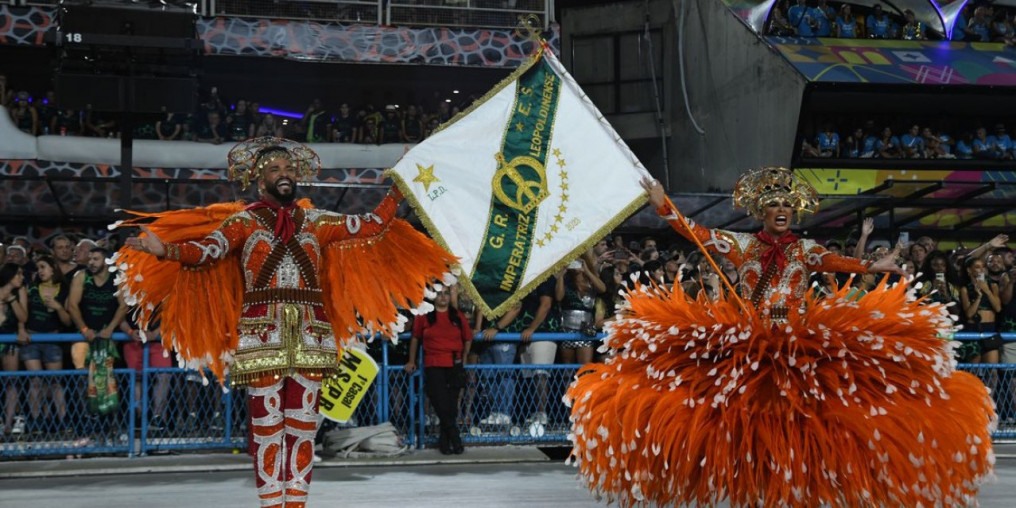 Especialistas criticam ausência de negros no júri das escolas de samba