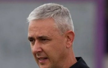 Técnico Tiago Nunes diz que vitória aumenta autoestima