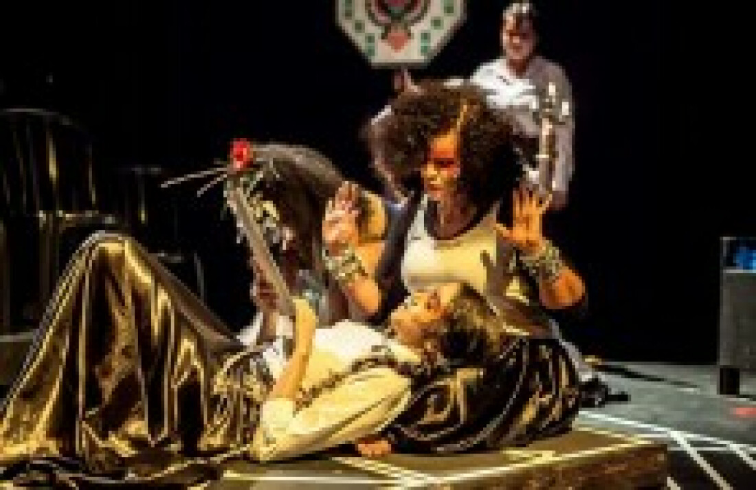 Leitura encenada leva ao palco realismo fantástico