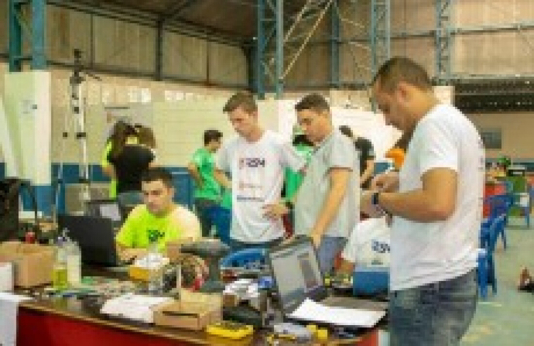 Equipe de robótica organiza campeonato virtual em Mogi