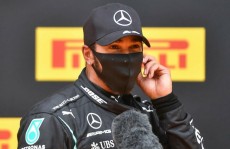 Hamilton faz história e conquista 90ª pole na F1