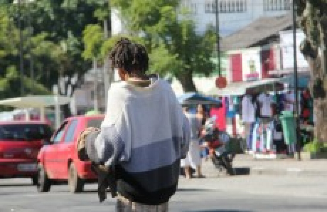 Comerciantes se preocupam com estado de moradora de rua