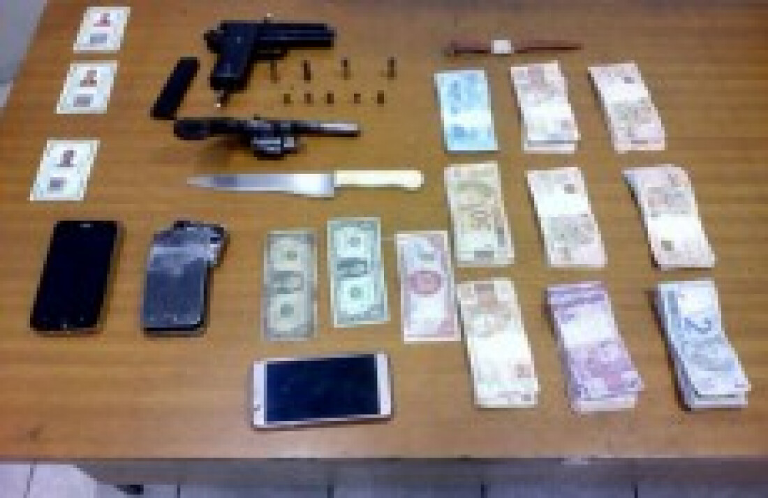 Força Tática prende bando e liberta três reféns em roubo a residência